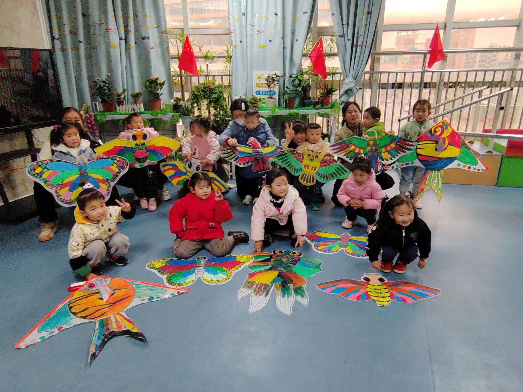 安庆市残疾人康复中心开展画风筝主题社会实践活动