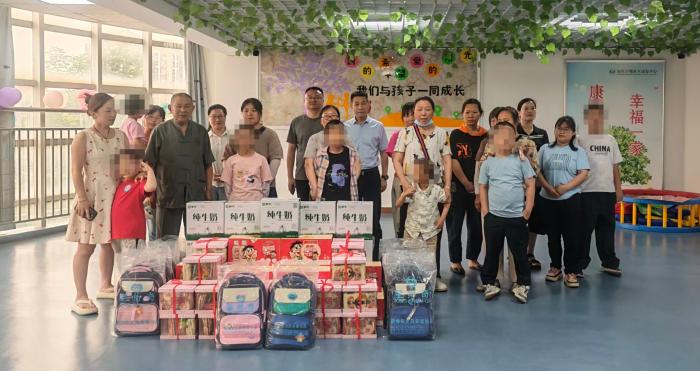 安庆经开区开展“六一”儿童节慰问残疾儿童活动